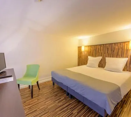 Villemanzy Hotel
