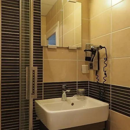 Du Dauphin Hotel 2*
