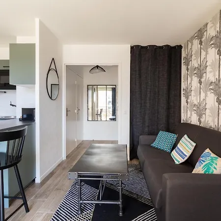 Dify Desaugiers - Jean Mace Apartment