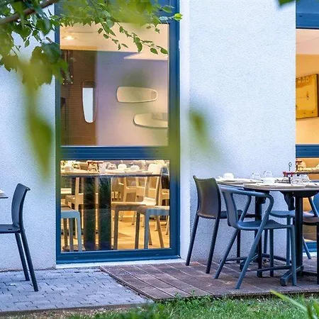 Aparthotel Adagio Patio Confluence 4*