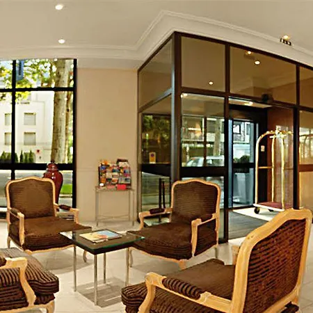 Lejlighedshotel Warwick Reine Astrid - 4*