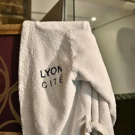 Cite Internationale Apartment Lyon