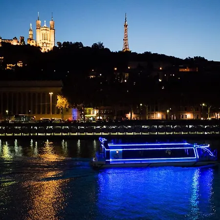 Ibis Styles Centre Confluence 3* Λυών