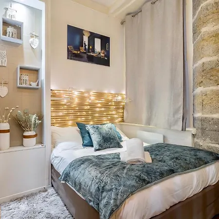Host - De Luxe Aux Terreaux&jacuzzi Appartement