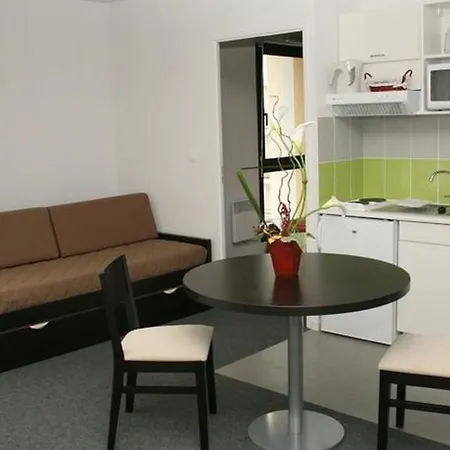 Hotel apartamentowy Nemea So Cloud Gare Part-dieu 4*