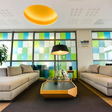 Aparthotel Q7 7 4*