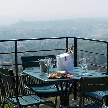 호텔 L'ermitage Cuisine-a-manger 4*