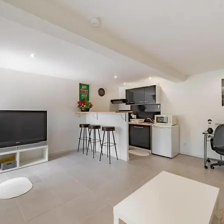 Guestready - Modern And Spacious Flat Near Vaise Apartment Lyon
