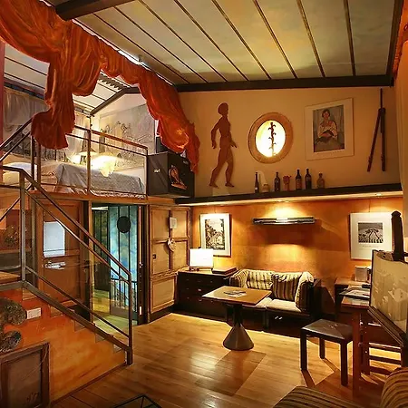 Hotel Cour Des Loges Lyon, A Radisson Collection 5*