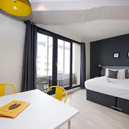 Staycity Rue Garibaldi Aparthotel 3*