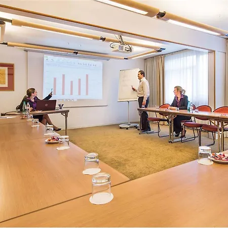 Novotel Lyon Meeting & Events 4*