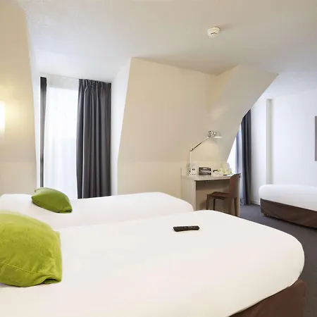 Hotel Campanile Centre - Berges Du Rhone 3*