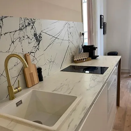 Cartier Apartment *