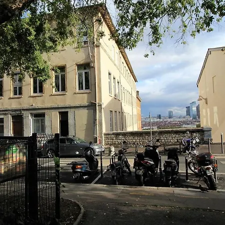 Le Magneval Bed & Breakfast *