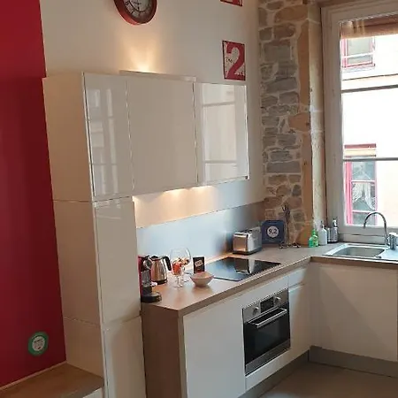 La Nuit Saint Georges Apartment *
