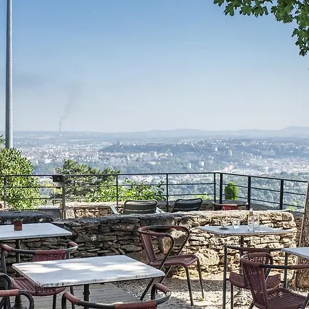 호텔 L'ermitage Cuisine-a-manger 4*