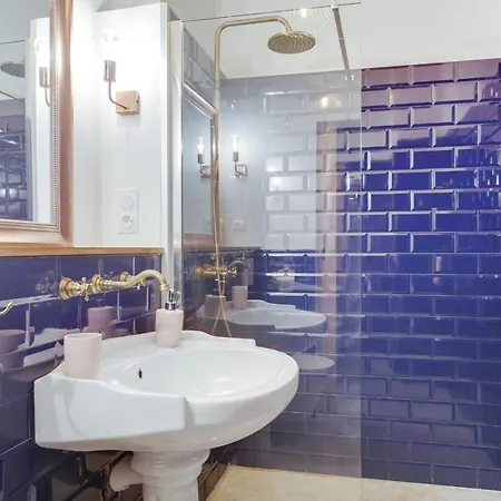 Appartamento Guestready - Elegant Nest In The Heart Of *
