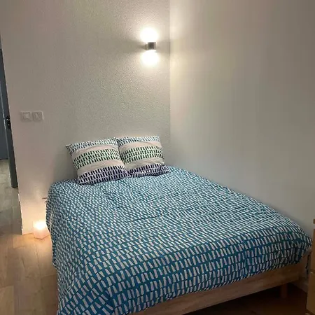 6e Proche Metro Et Parc Apartment