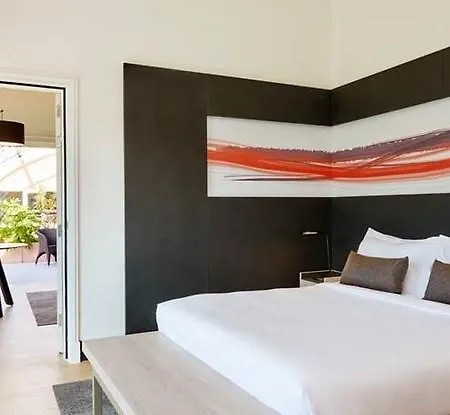 Otel Marriott Cite Internationale 4*