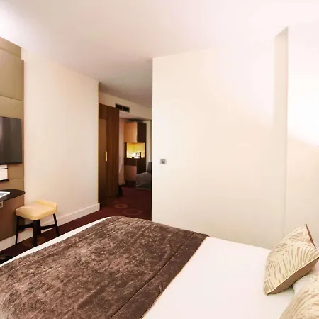 Mercure Centre Plaza Republique 4* Λυών