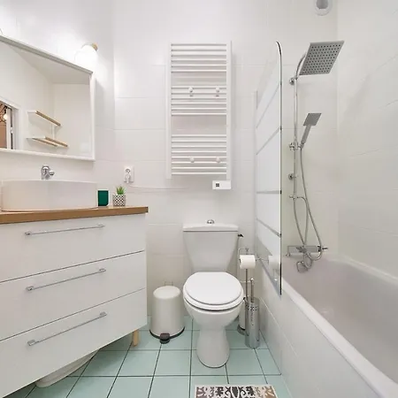 Le Petit Charial -terrasse Privative-part Dieu Apartment