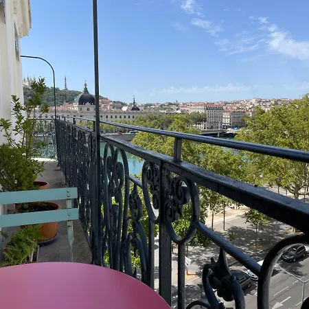 Homestay Vue Sur Rhone