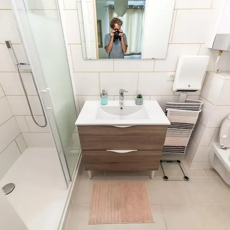Joli 2 Chambres Fonctionnel- 6 Pers- Part Dieu Apartment