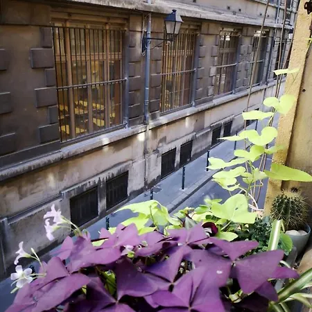 Authentic Loft With Mezzanine & Exposed Stones Heart Of Apartment
