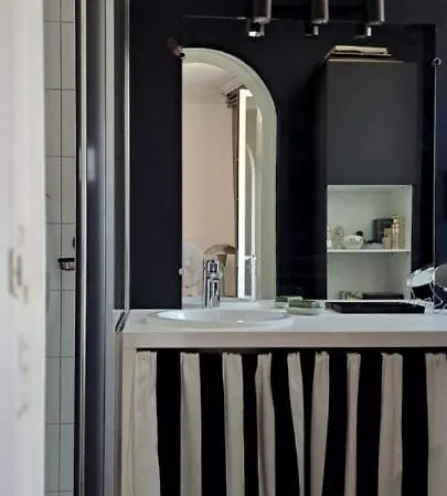 Vue Sur Rhone Homestay Lyon