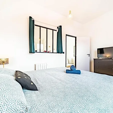 The Pizay Duplex Cozy 2 People - Metro De Apartman