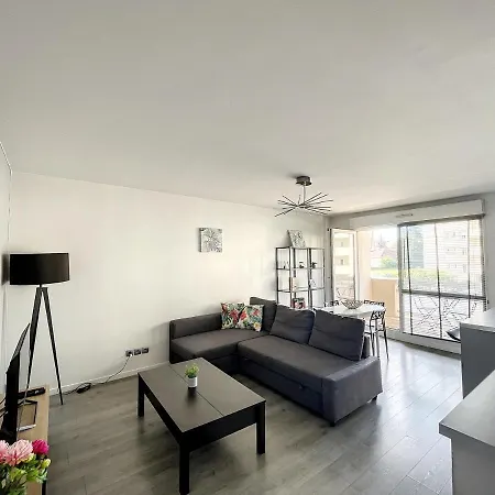 & Cosy, Charcot- Wifi - Lave Linge - Balcon - Parking Apartment *