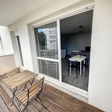 & Cosy, Charcot- Wifi - Lave Linge - Balcon - Parking Lyon
