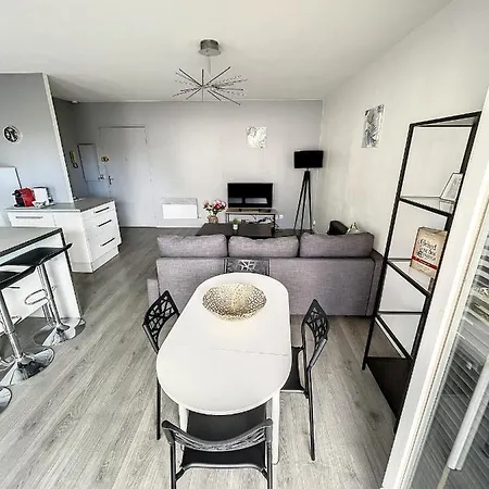 & Cosy, Charcot- Wifi - Lave Linge - Balcon - Parking
