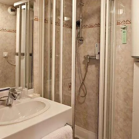 Du Parc 3*