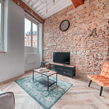 Le Pouteau Authentic Charm 2-bedroom In Croix Rousse *