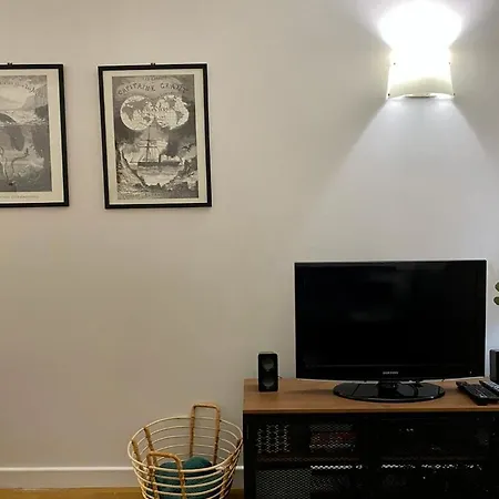Spacious 1br | Near City Center & Baby-friendly! Apartmán *