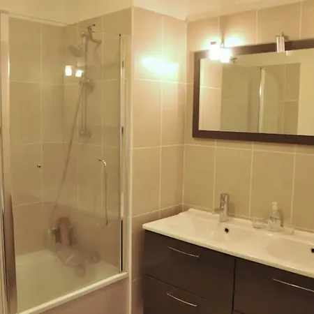 Le Vendome - Shared Homestay