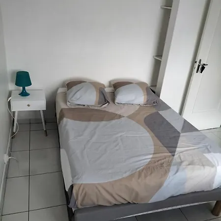 Joli Proche Metro Apartment