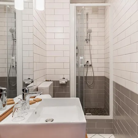 Hotel Globe Et Cecil 4*