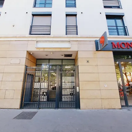 Le Valmy: Lumineux Au Pied Du Metro Apartment Lyon