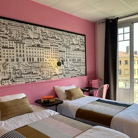Hotel De La Croix-rousse 2*