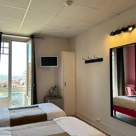 De La Croix-rousse Hotel 2*