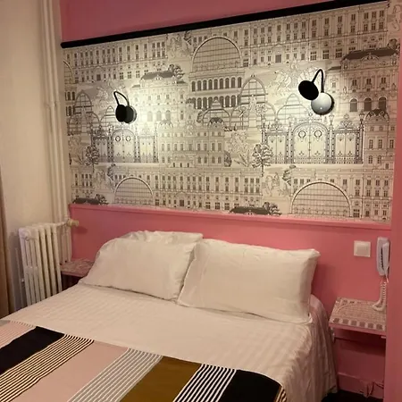 Hotel De La Croix-rousse 2*