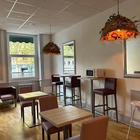 De La Croix-rousse Hotel 2*