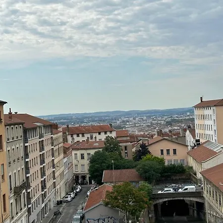 De La Croix-rousse 2*