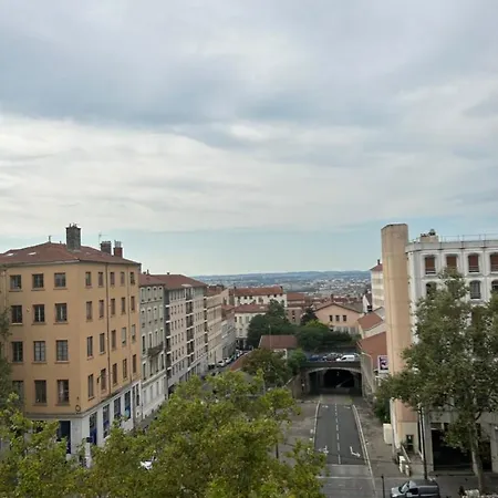 Hotel De La Croix-rousse 2*