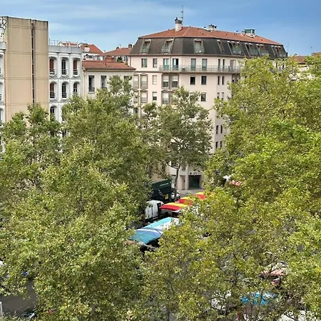 De La Croix-rousse Hotel