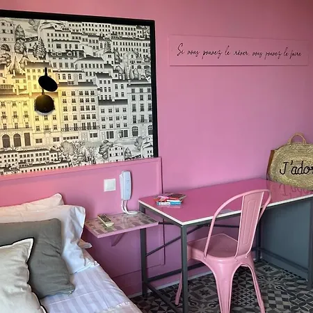 De La Croix-rousse 2*