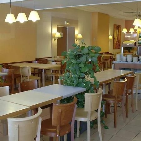 Campanile Centre - Gare Perrache - Confluence Отель 3*