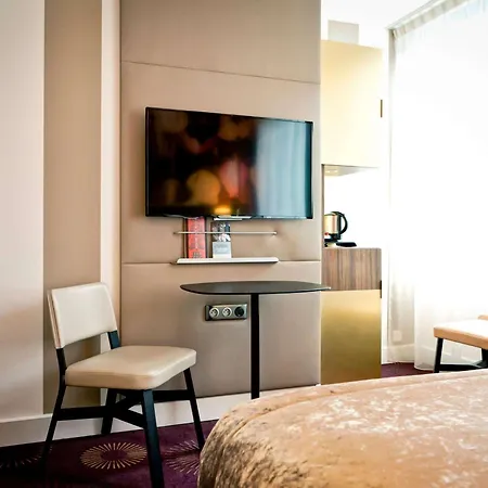 Ξενοδοχείο Mercure Centre Plaza Republique 4*